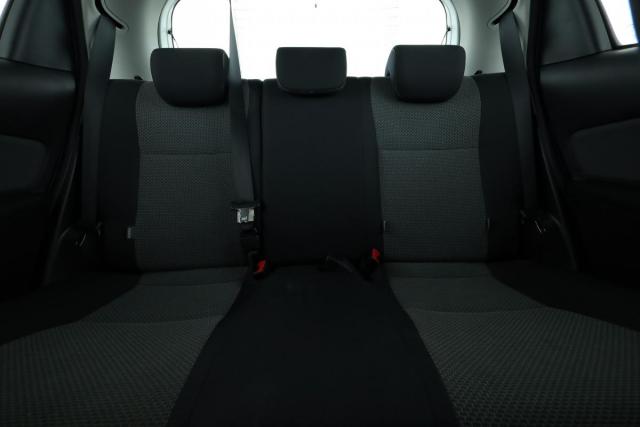 Toyota Yaris image 6