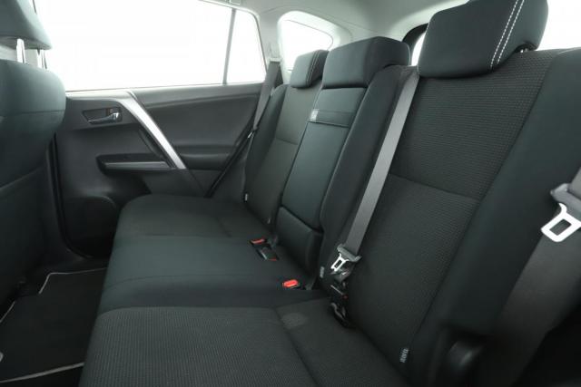 Toyota Rav4 image 6