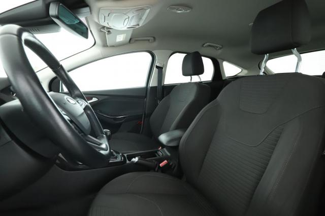 Ford Focus image 7
