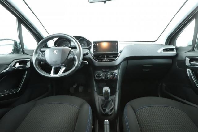 Peugeot 208 image 7