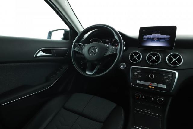 Mercedes Benz Gla image 3