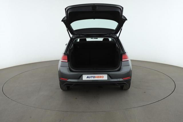 Volkswagen Golf image 6