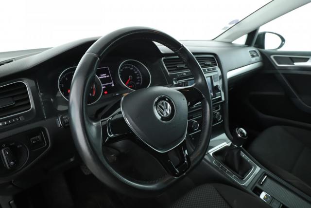 Volkswagen Golf image 4