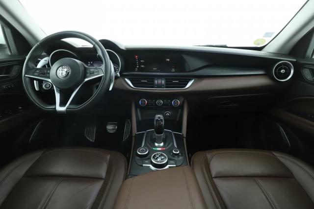 Alfa Romeo Stelvio image 1