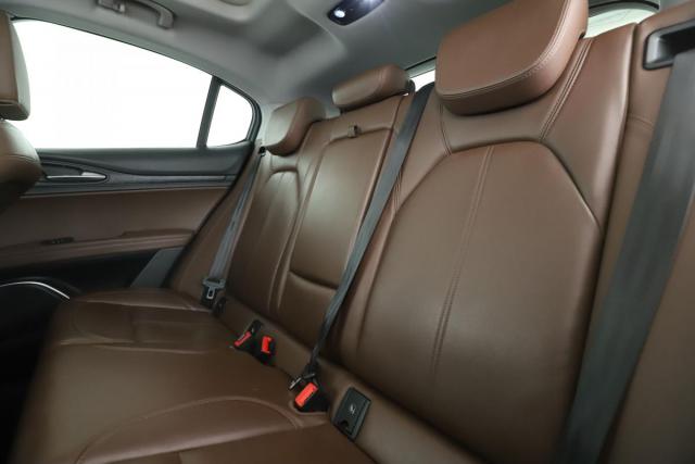 Alfa Romeo Stelvio image 9