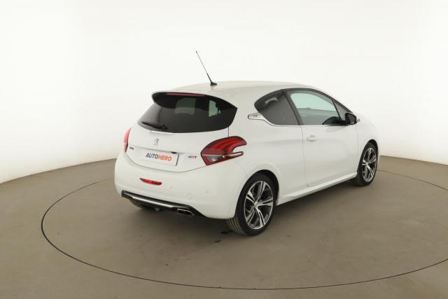 Peugeot 208 image 9