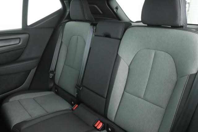 Volvo Xc40 image 2