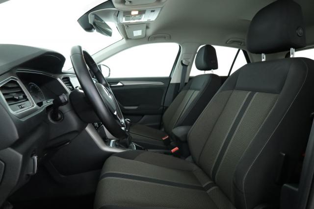 Volkswagen T-Roc image 9