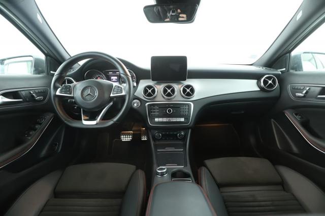 Mercedes Benz Gla image 8