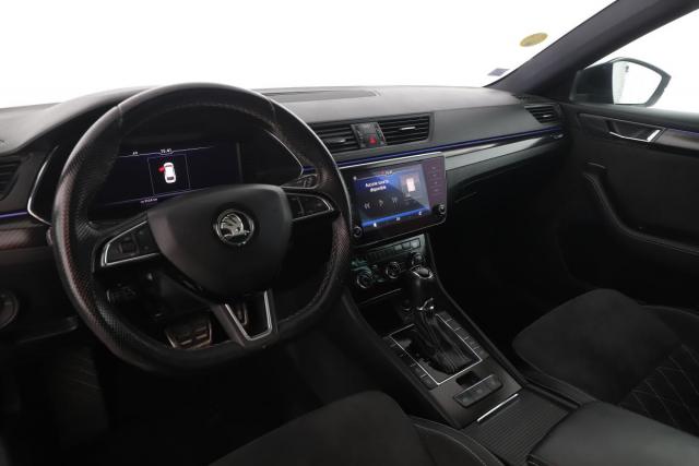 Skoda Superb Combi image 6