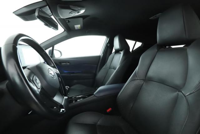 Toyota C-Hr image 8