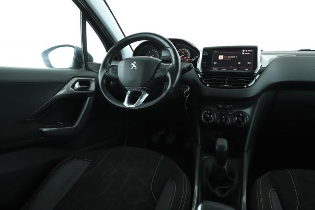 Peugeot 2008 image 3