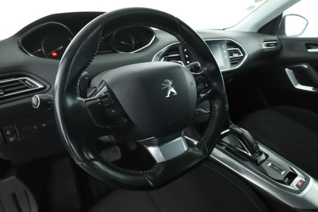 Peugeot 308 image 1