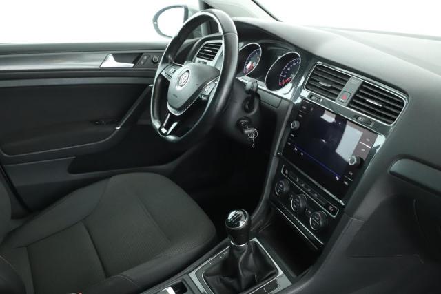 Volkswagen Golf image 9