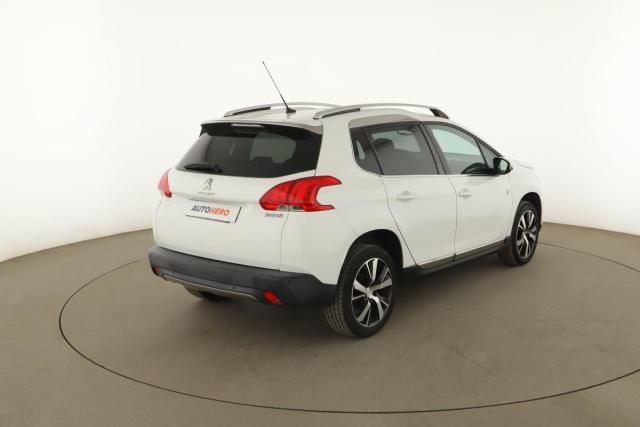 Peugeot 2008 image 8