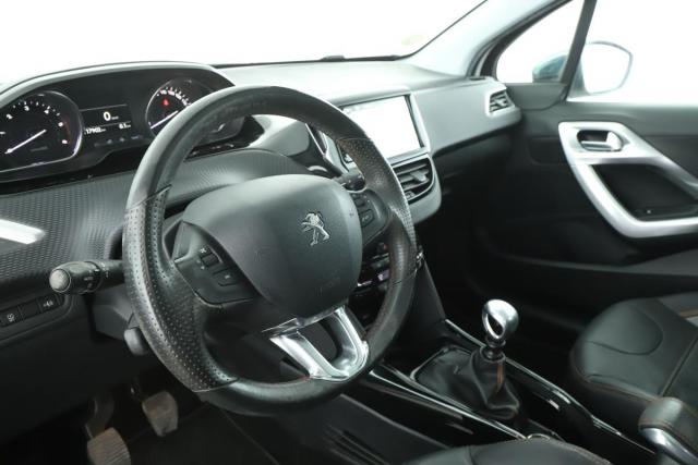 Peugeot 2008 image 3