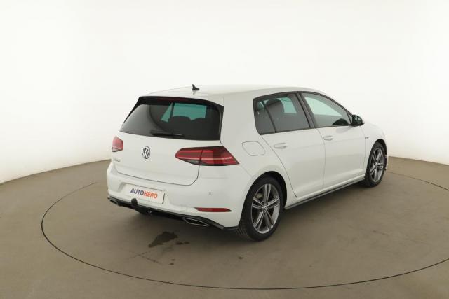 Volkswagen Golf image 9