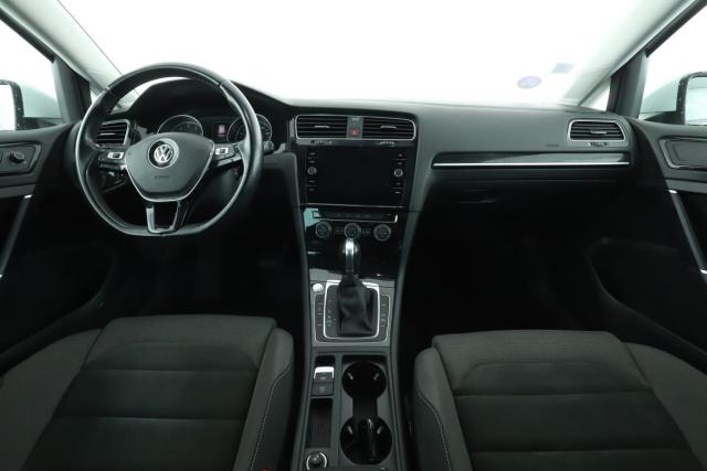 Volkswagen Golf image 6