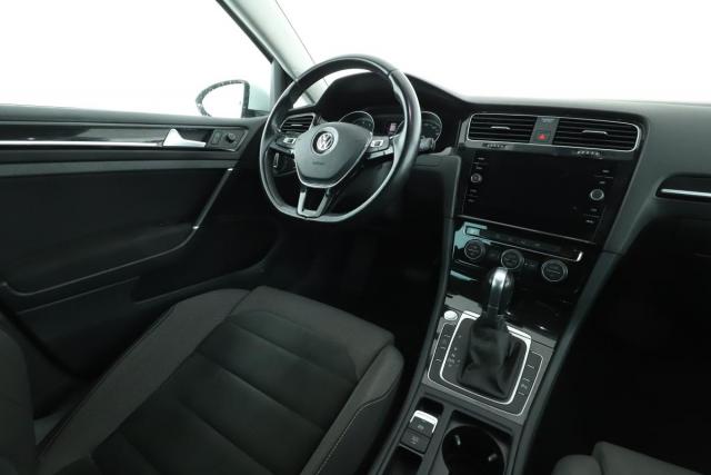 Volkswagen Golf image 8
