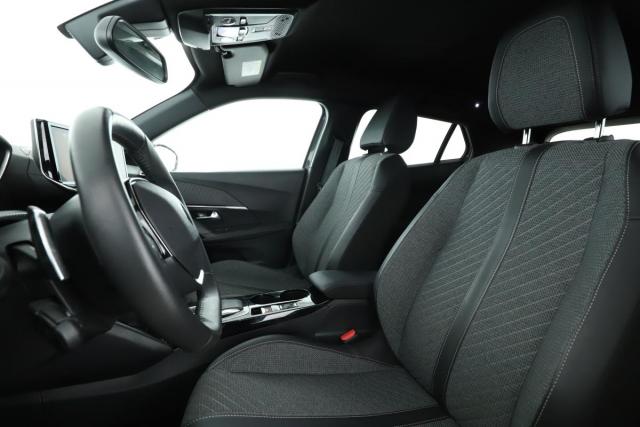 Peugeot 2008 image 8