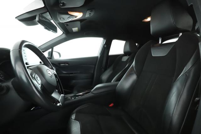 Toyota C-Hr image 2