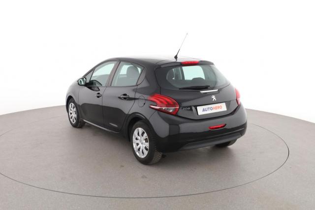 Peugeot 208 image 8