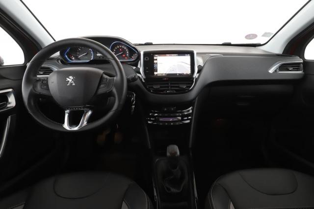 Peugeot 2008 image 8