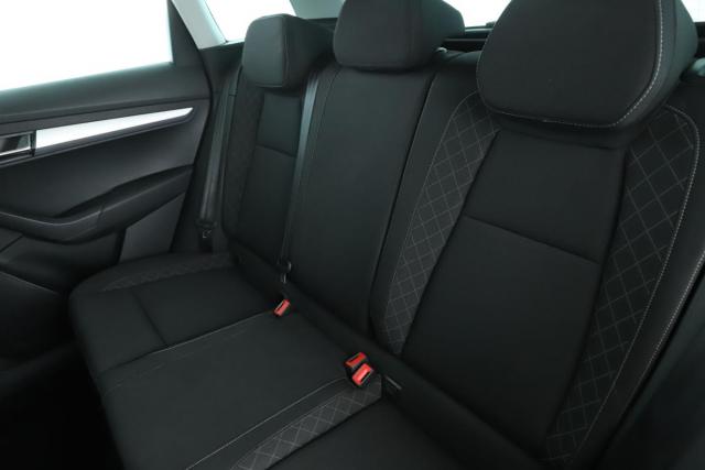 Skoda Karoq image 3
