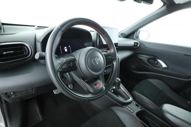 Toyota Yaris Cross image 9