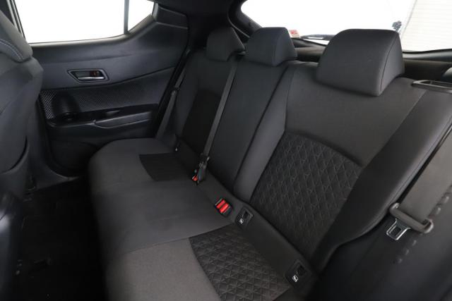 Toyota C-Hr image 7