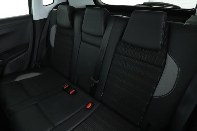 Peugeot 2008 image 6