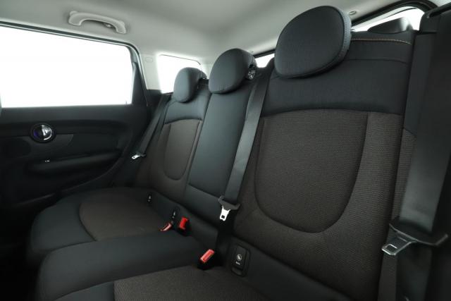 Mini Clubman image 6