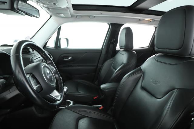 Jeep Renegade image 8