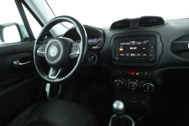 Jeep Renegade image 6