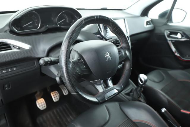 Peugeot 208 image 4