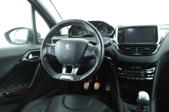 Peugeot 208 image 6