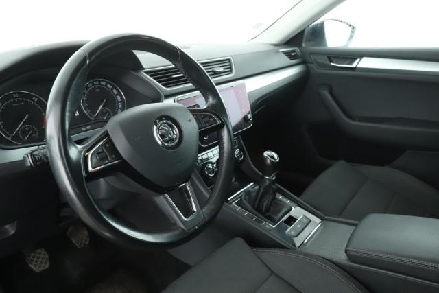 Skoda Superb image 6