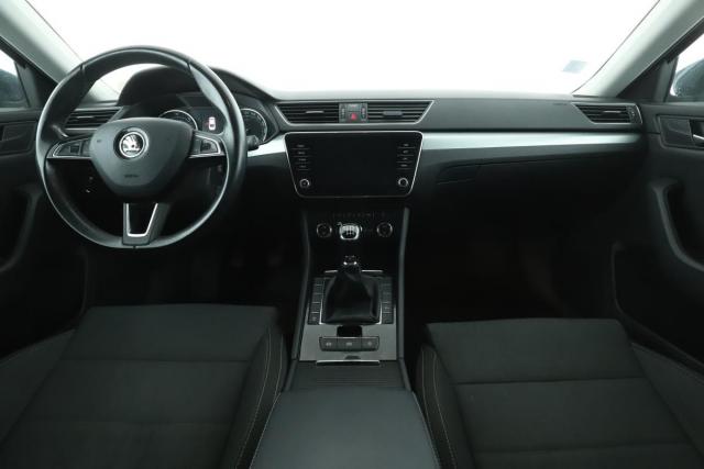 Skoda Superb image 9