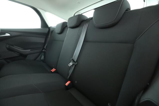 Ford Focus image 8