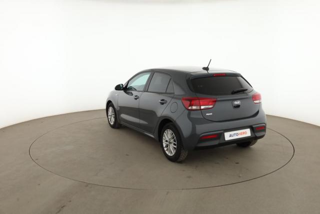 Kia Rio image 8