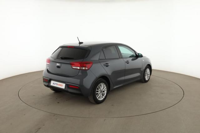 Kia Rio image 1