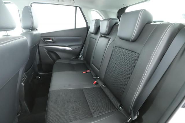 Suzuki S-Cross image 4