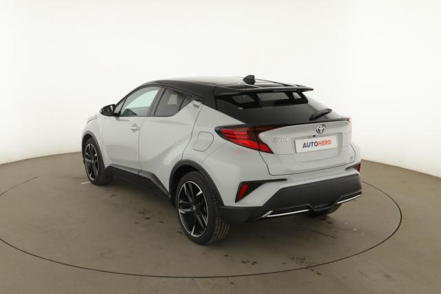 Toyota C-Hr image 9
