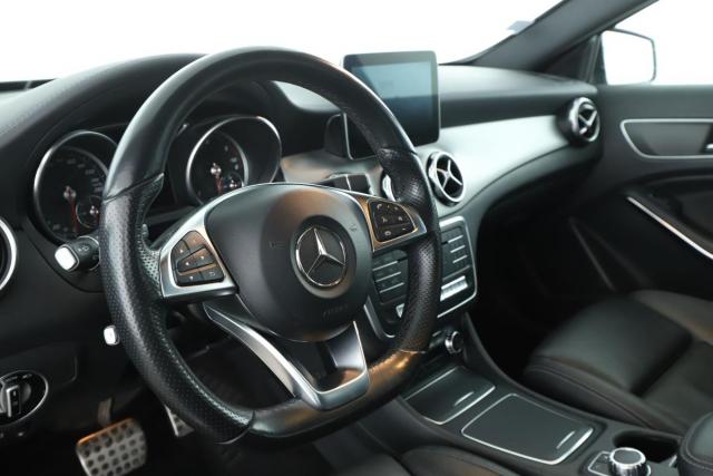 Mercedes Benz Gla image 1