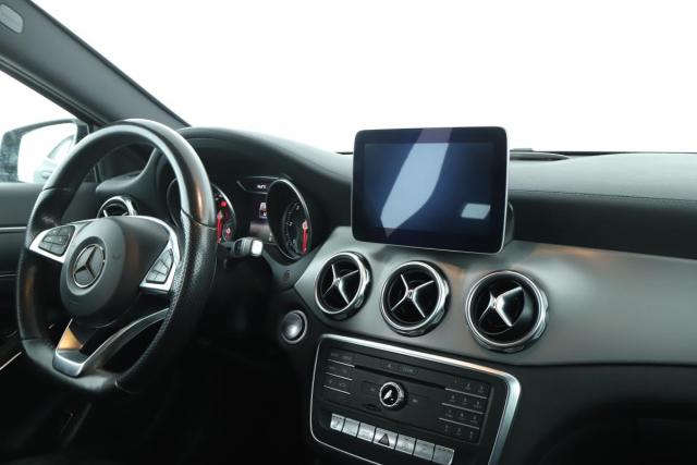 Mercedes Benz Gla image 7