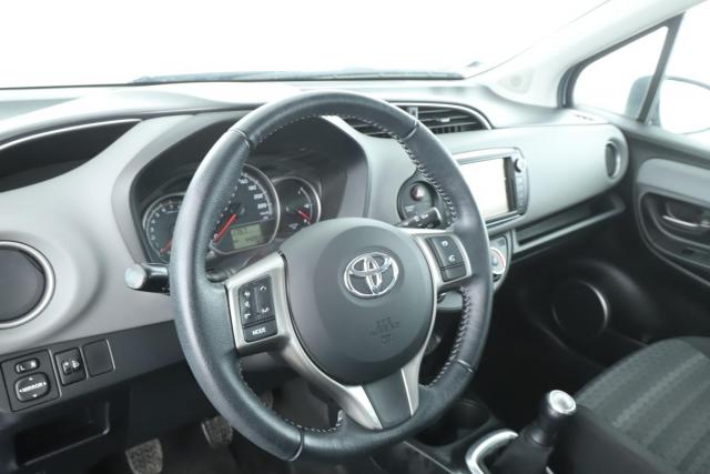 Toyota Yaris image 2