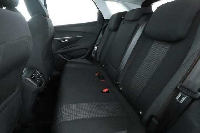 Peugeot 3008 image 8