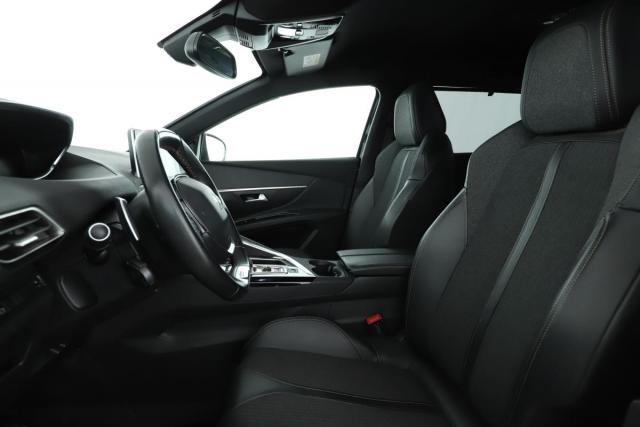Peugeot 5008 image 9