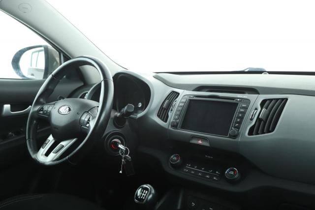 Kia Sportage image 6