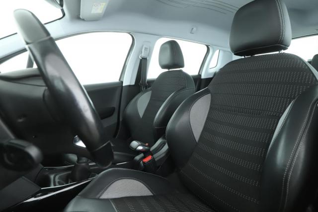 Peugeot 2008 image 9